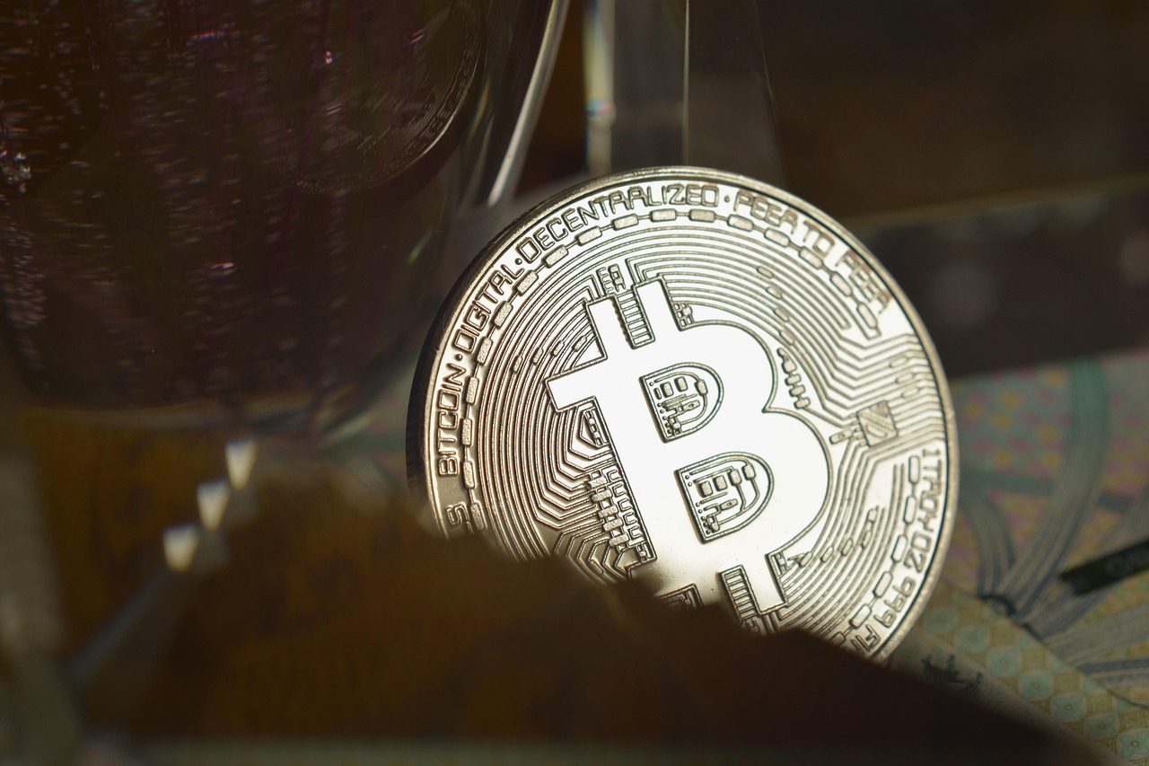 Meme币RFC逆势市值破一亿美元！KOL分享交易该币种的心路历程